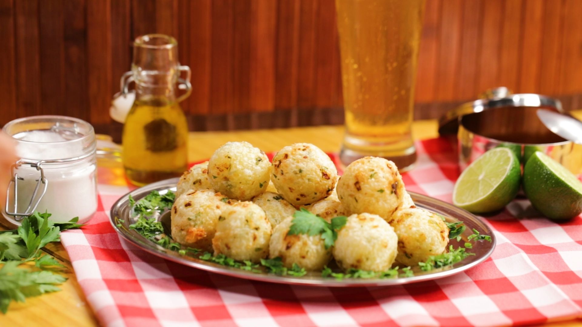 Bolinho de mandioca com queijo