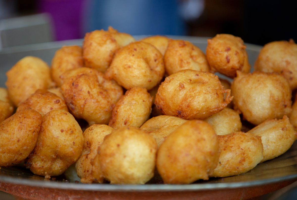 Bolinho de mandioca crocante