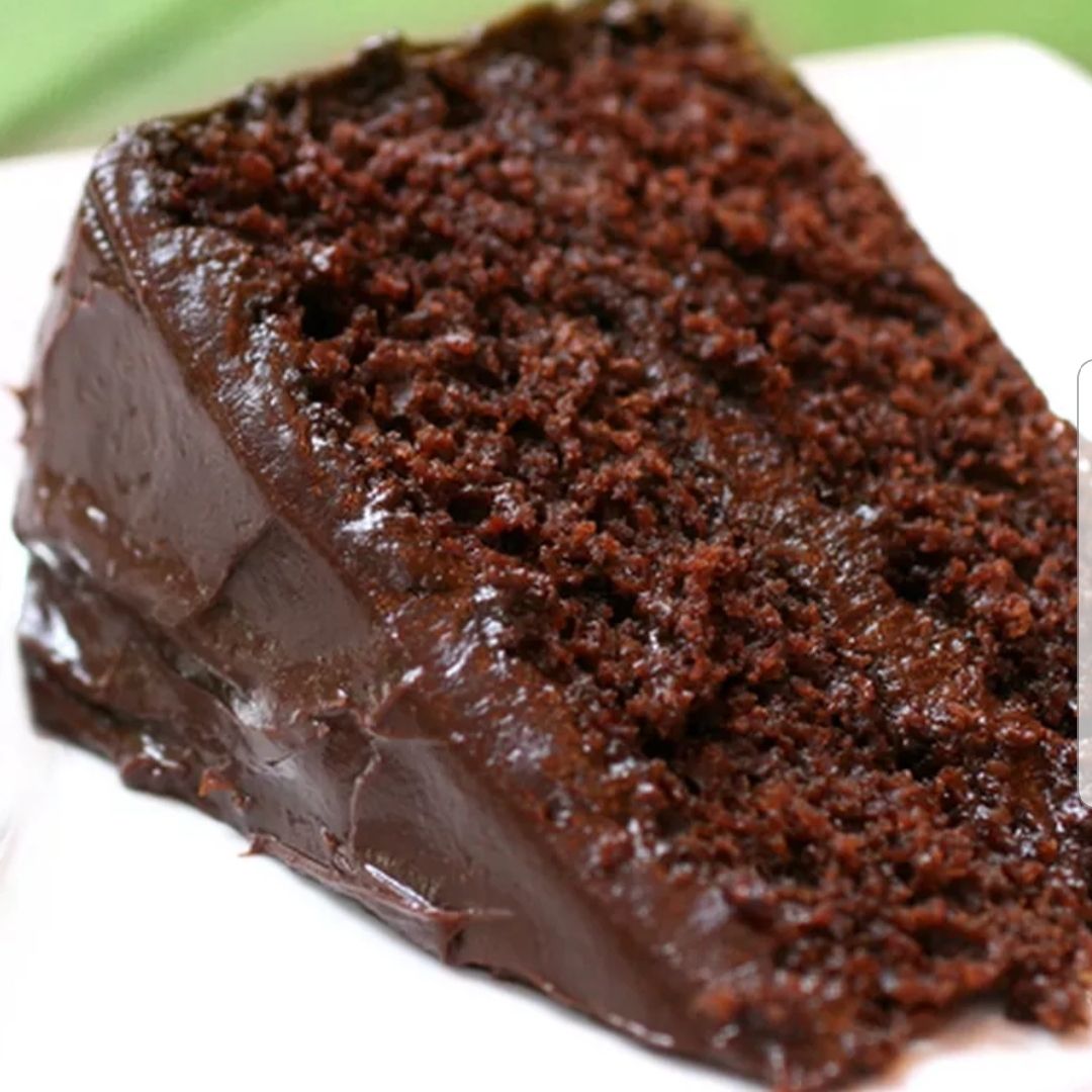 Bolo de chocolate molhadinho e aerado