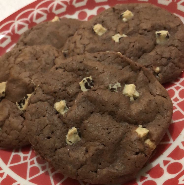 Cookie de chocolate com pedaços de chocolate