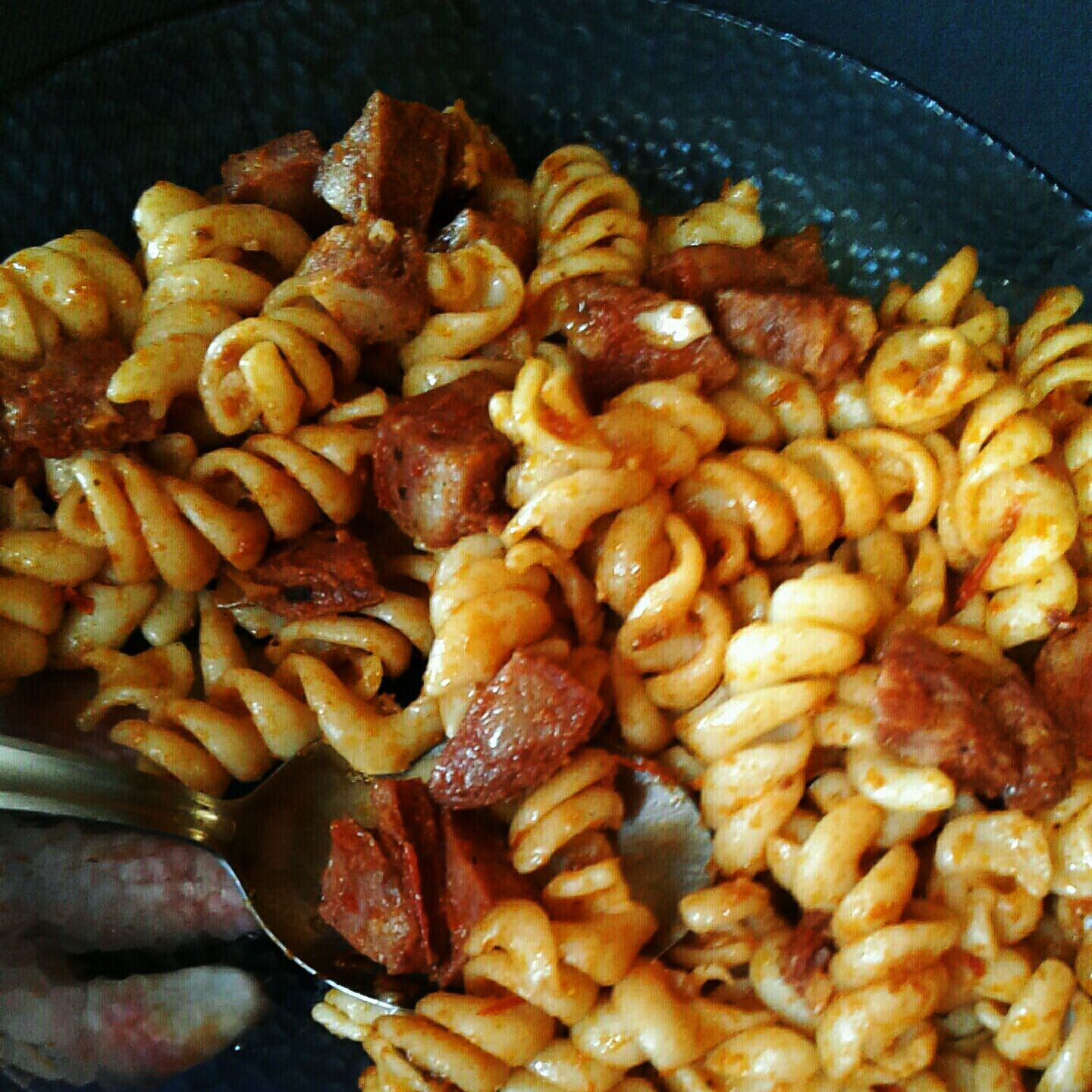 Macarrão parafuso com linguiça calabresa