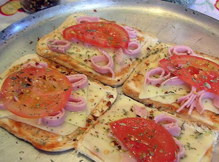 Mini pizza de pão de forma