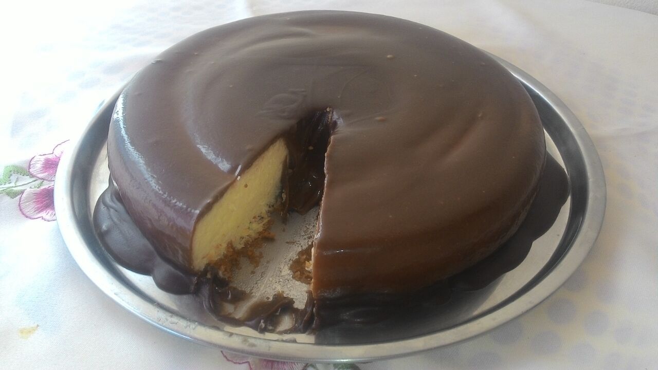 Pudim de coco com cobertura de ganache