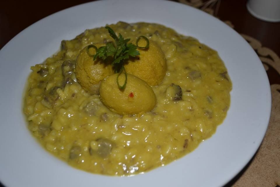 Risoto de pequi com cubinhos de carne de sol