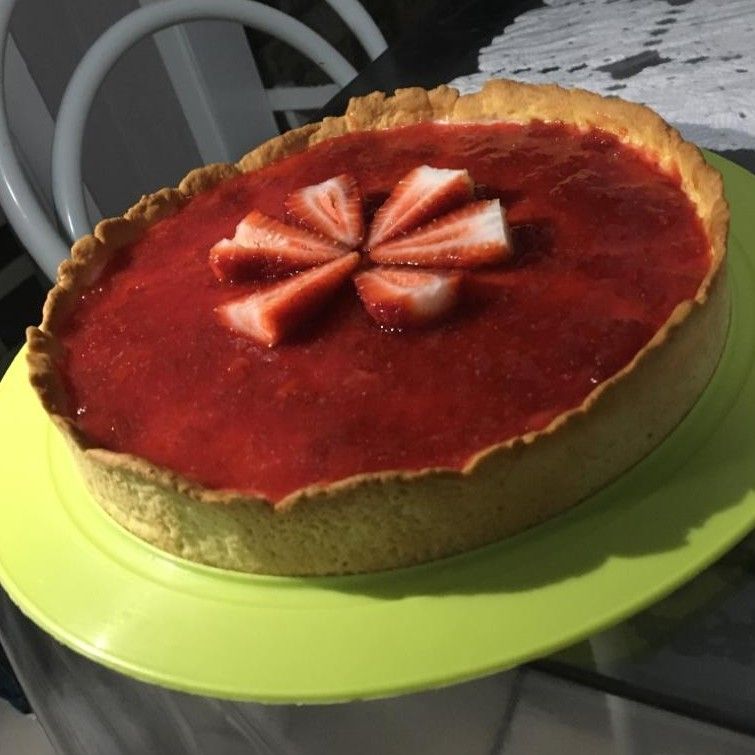 Torta de morango fácil e deliciosa