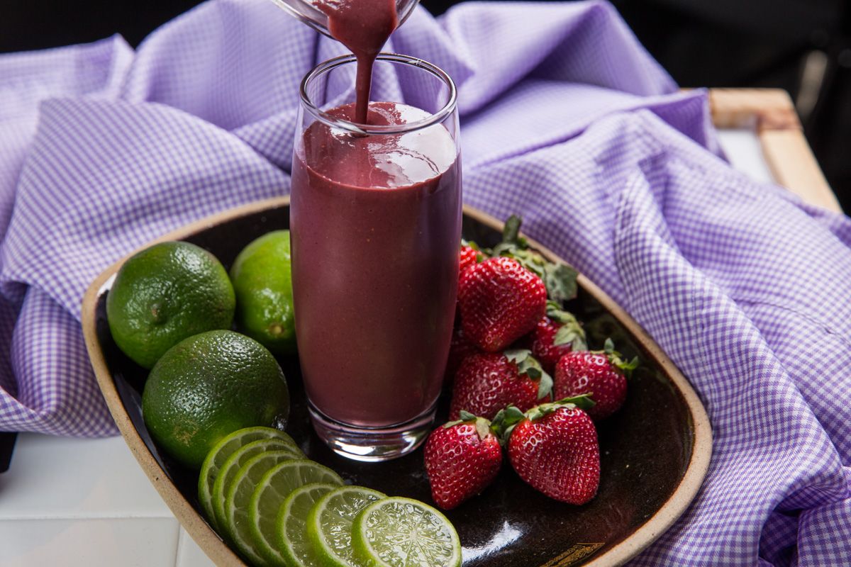 Vitamina de açaí com morango